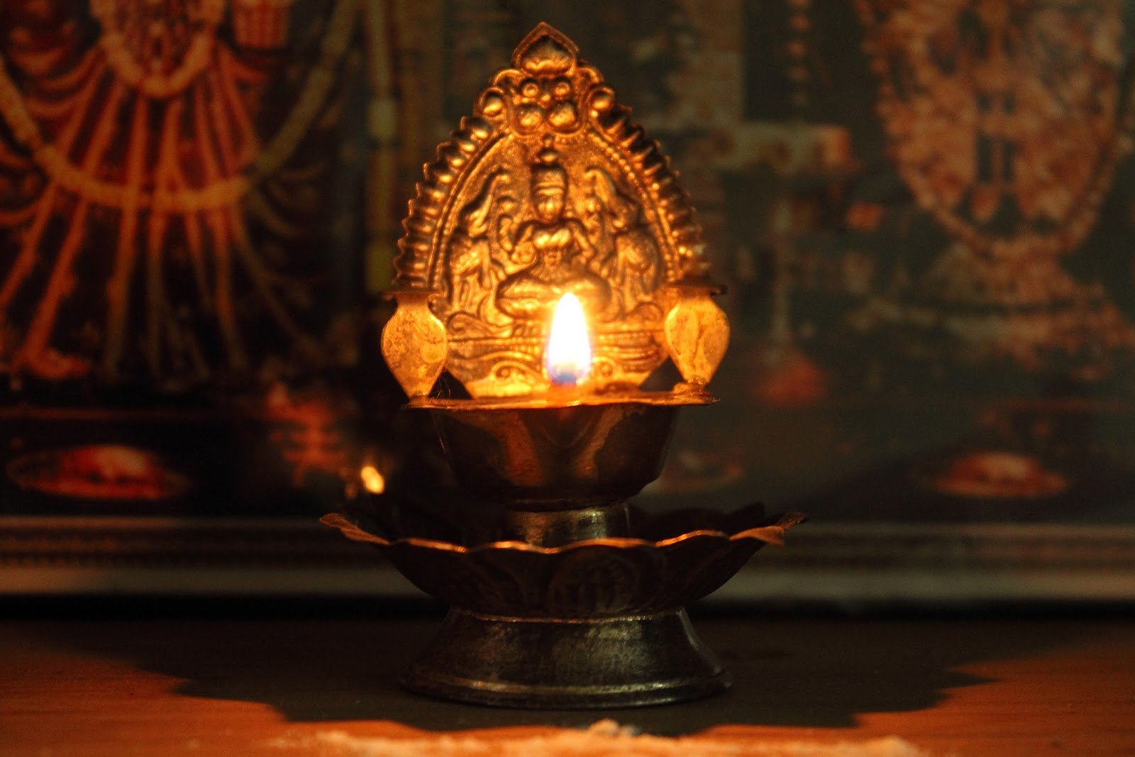 How many Lamps to Light in Pooja Room? - DivineInfoGuru.com